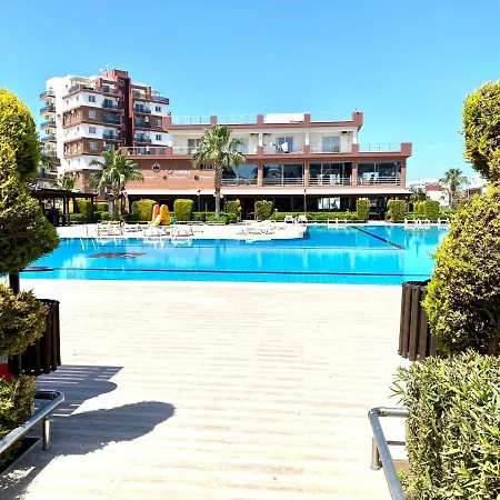 Royal Sun Netflix Residence, Long Design - No Utility Expenses!