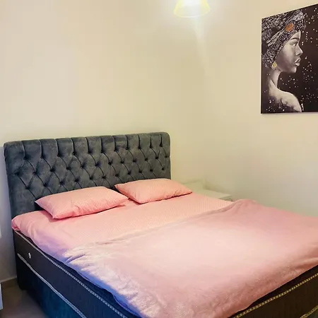 Royal Sun Netflix Residence, Long Design - No Utility Expenses! Apartment *