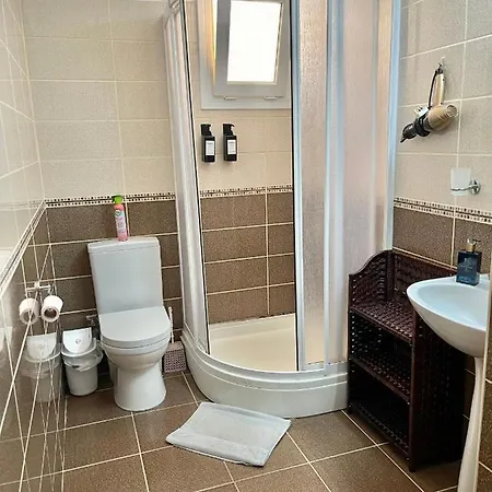 Royal Sun Netflix Residence, Long Design - No Utility Expenses! Apartment Trikomo